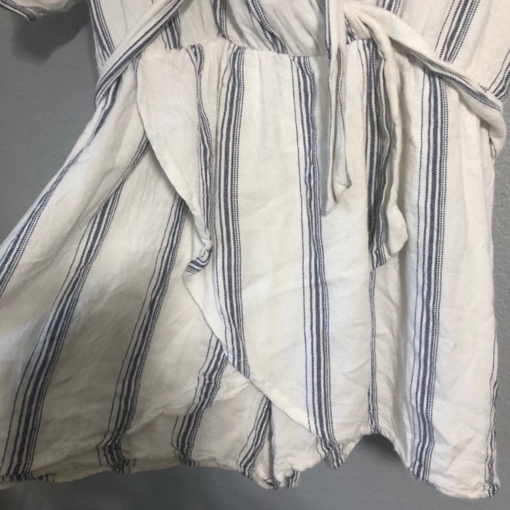 Striped Romper - Picture 6 of 6